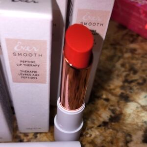 EVER SMOOTH Peptide lip therapy